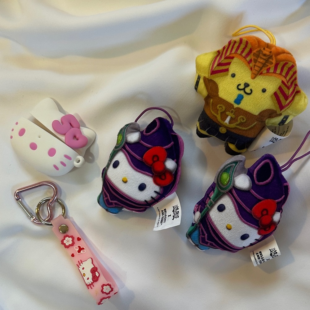 Hello Kitty Plush Keychains Set